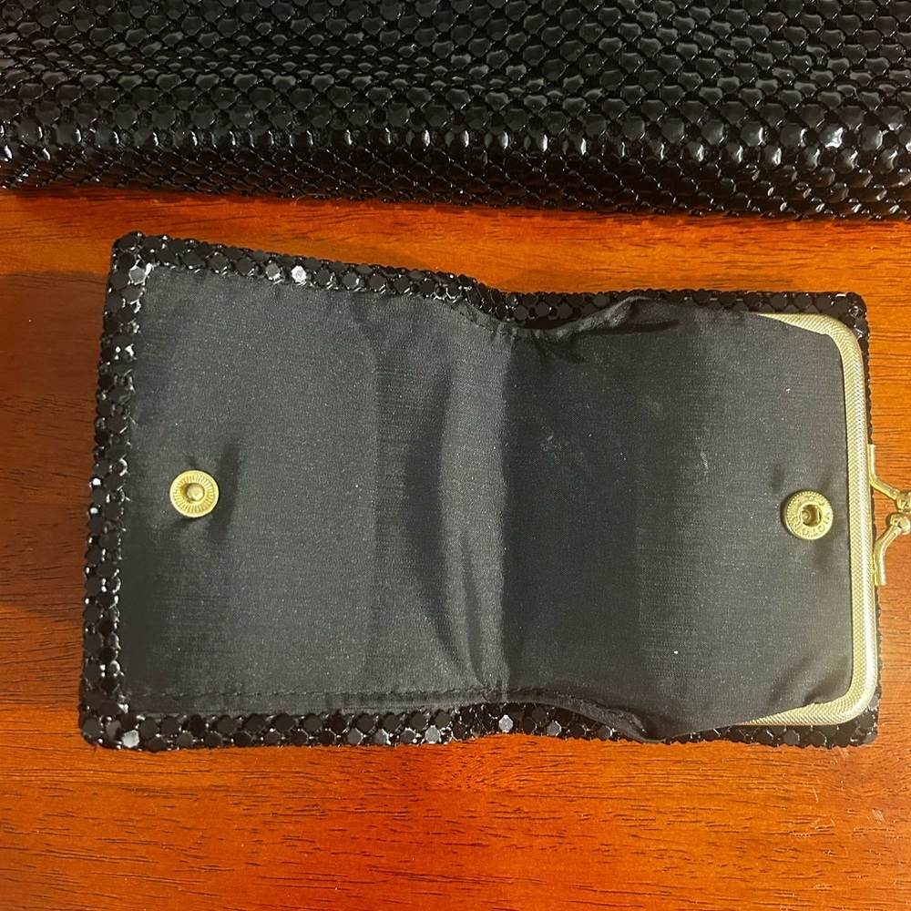 Black chainmail clutch with Gold Accents and matching wallet - Picture 7 of 11